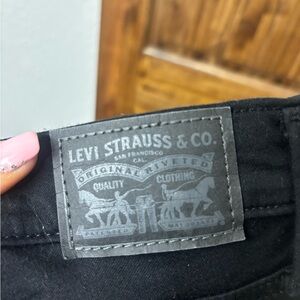 Levi’s Shaping Skinny 311 Pants - size 31